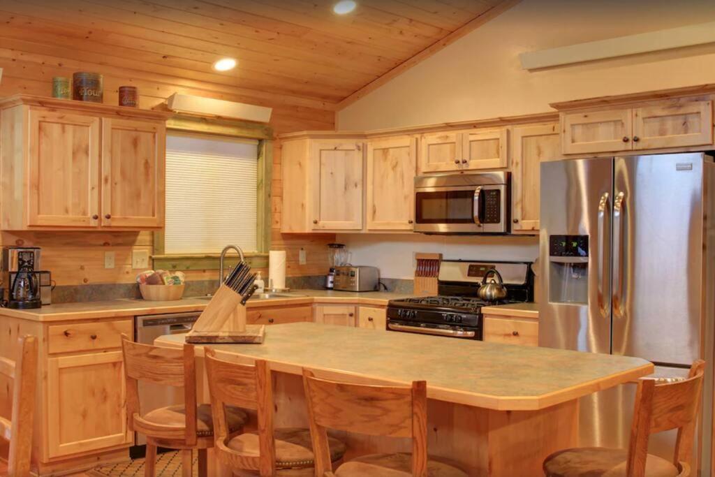 Fox Den Lodge West Yellowstone Zewnętrze zdjęcie